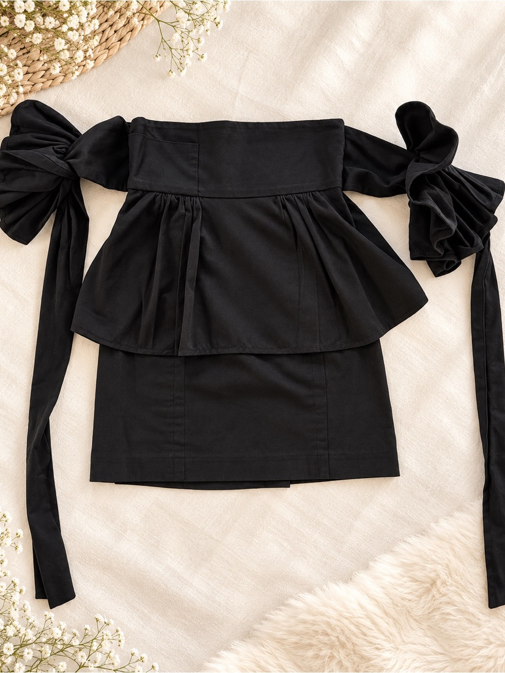 Betsey Johnson Black Peplum Bow Waist Skirt Size 2